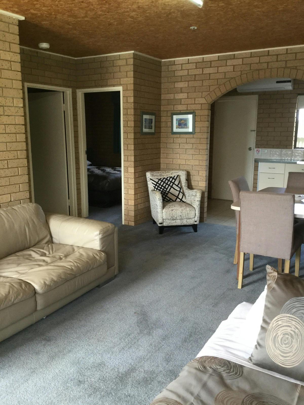 2 bedroom apartment with lounge/living area and seperate kitchenette - great for 2 couples