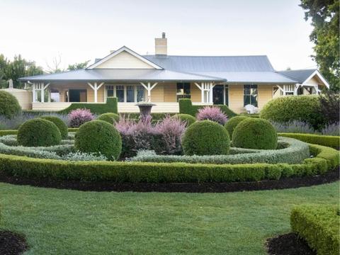 The Bungalow and Ivy Leaf Chapel
