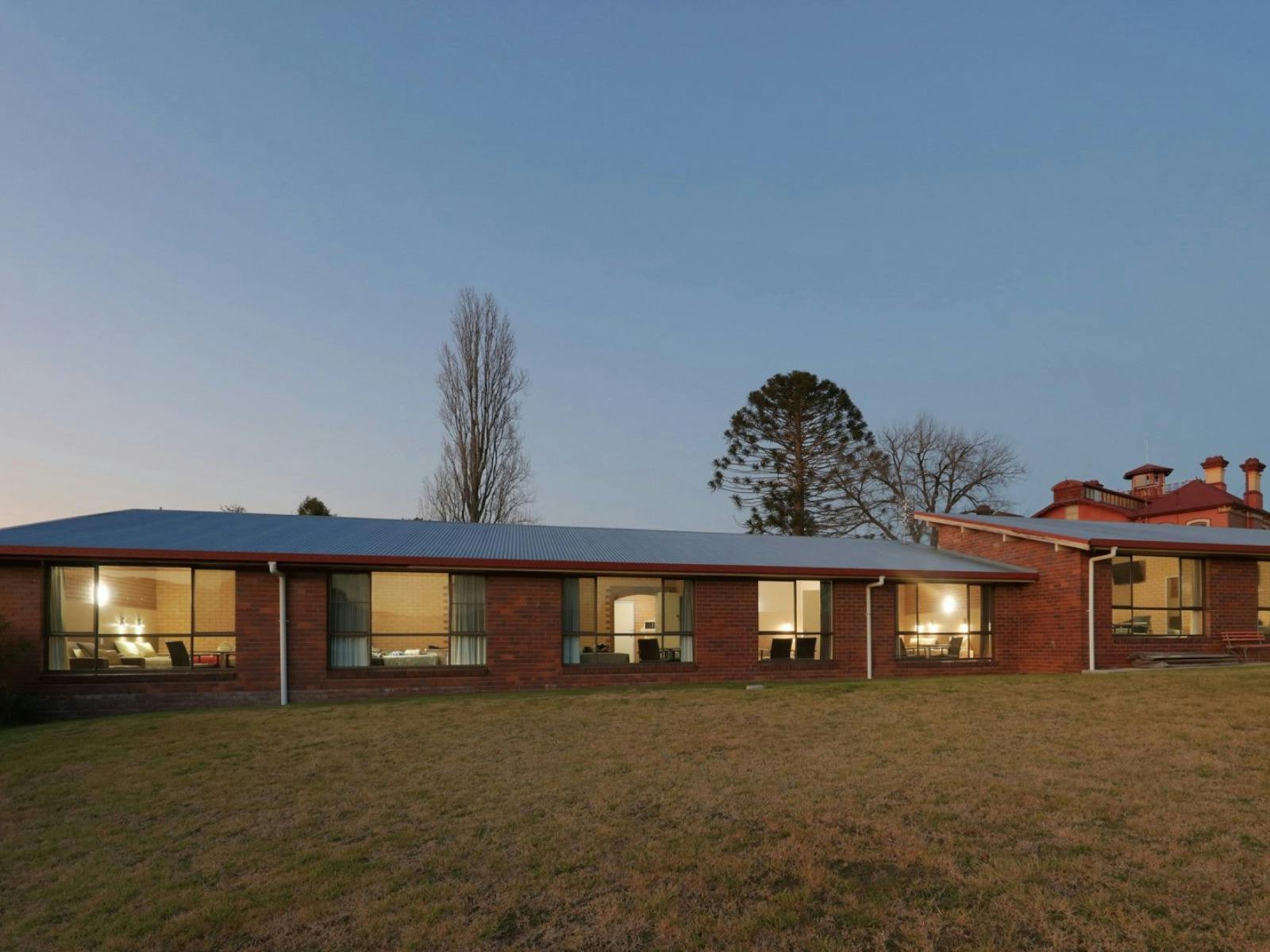 Rear of rooms at Tenterfield Motor Inn