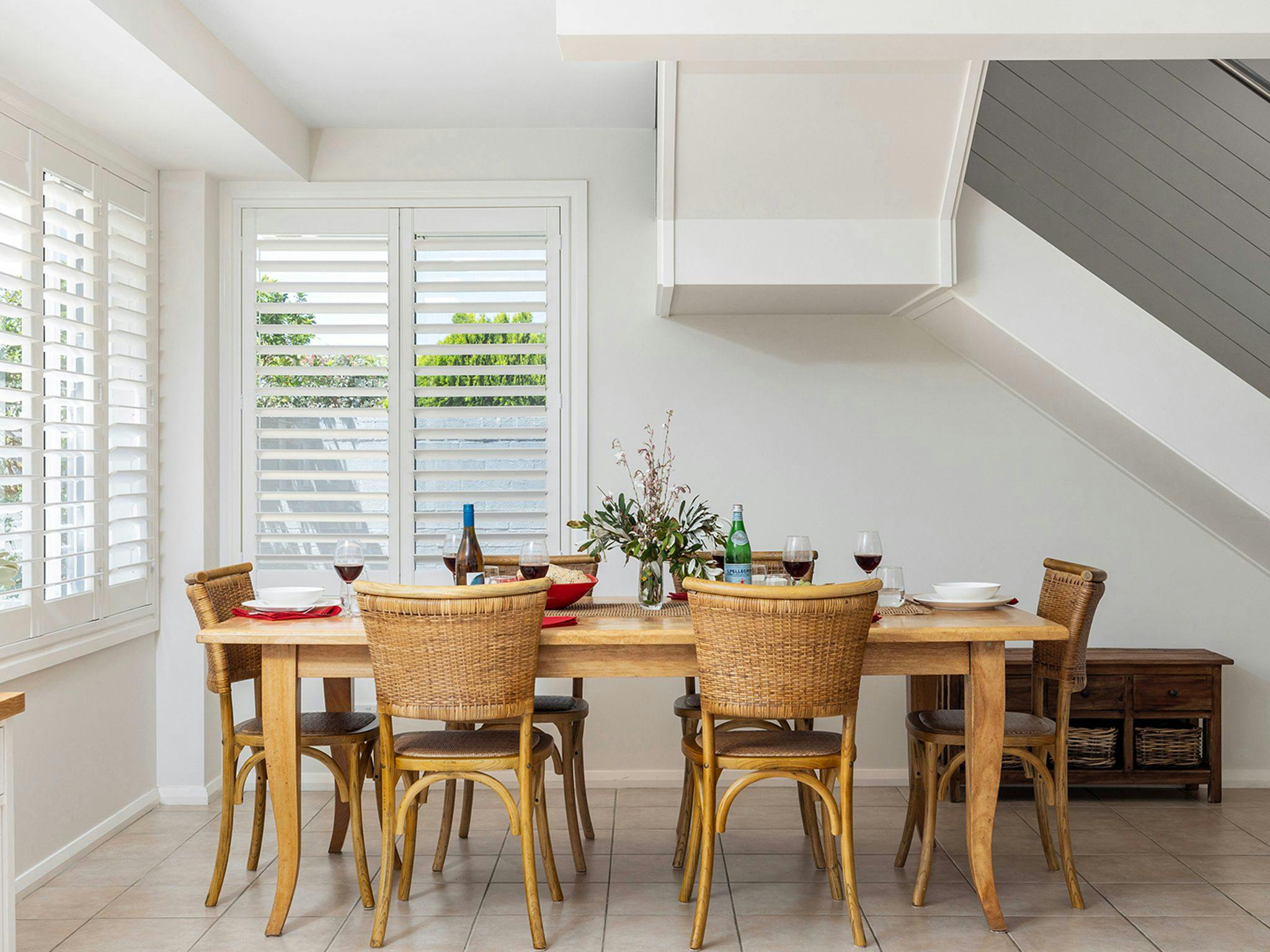 Swell | Open-plan dining