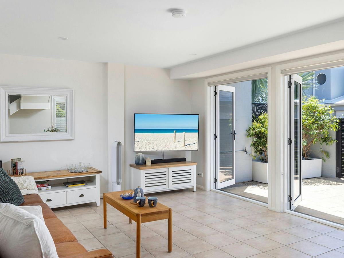 Swell | Living room