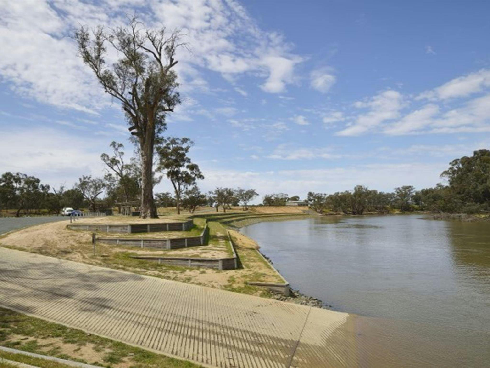 The boat ramp at Five Mile picnic area in Murray Valley Regional Park. Photo: Gavin Hansford &copy;