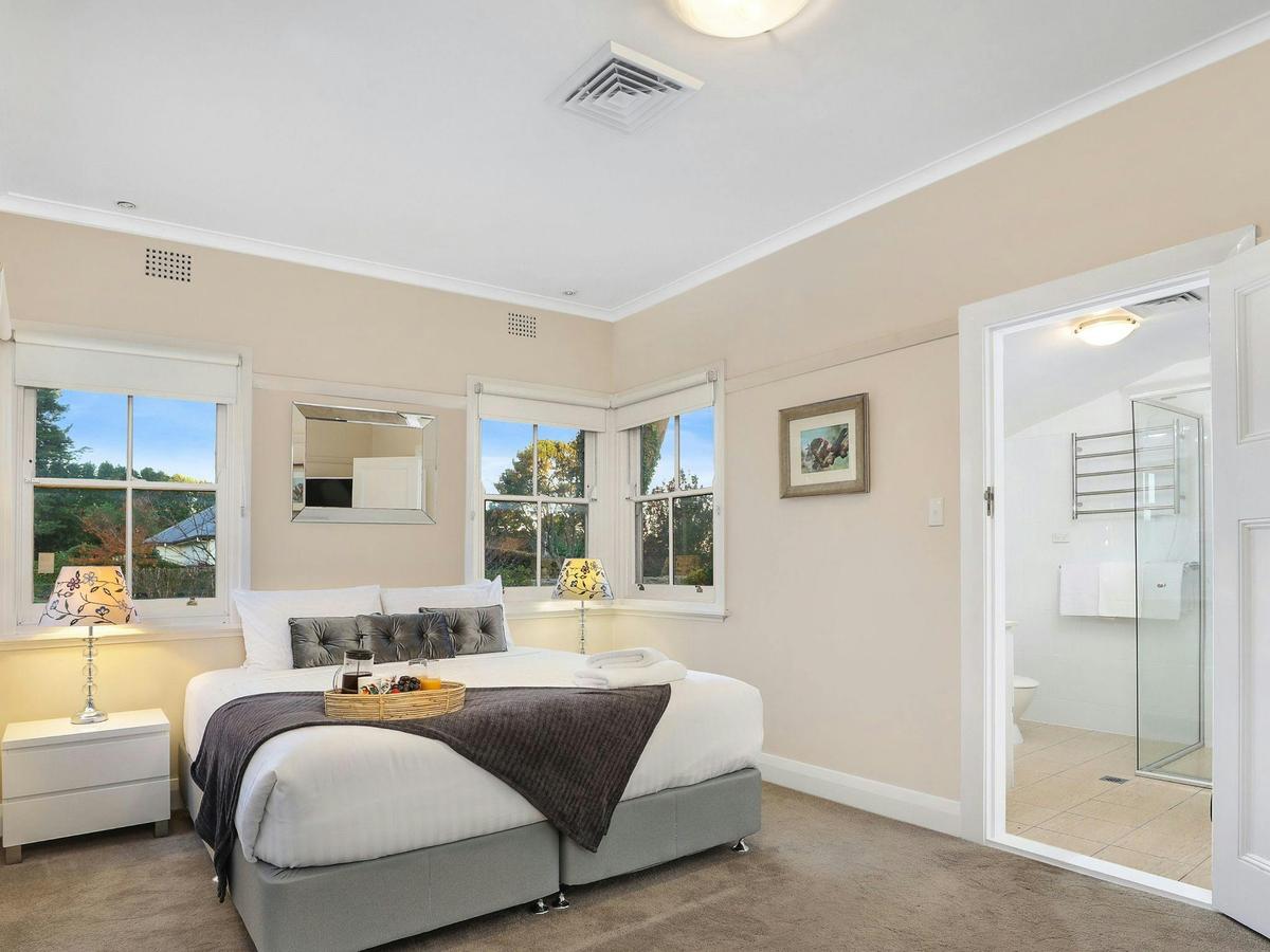 The Foldgarth | Bedroom 1: King Bed | Ensuite