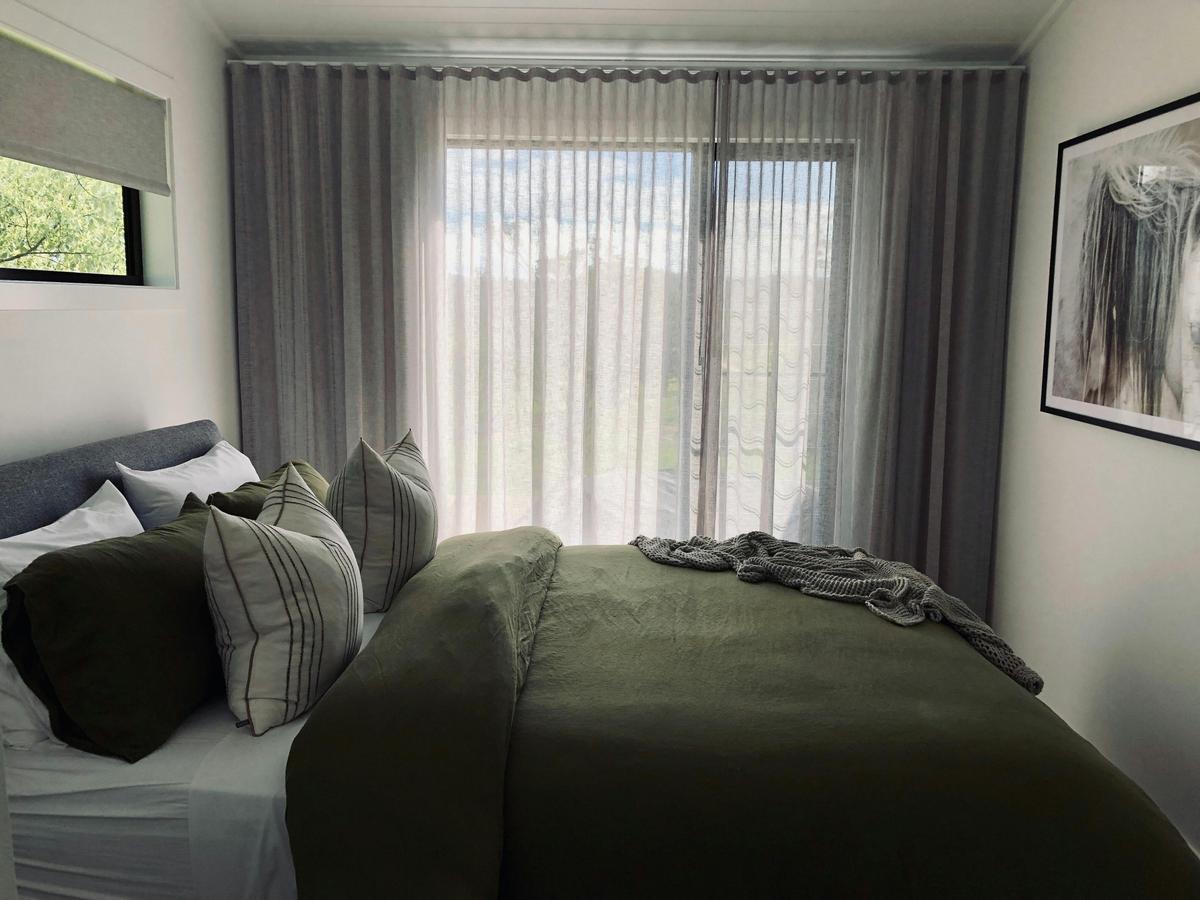 cabin 1 queen bed