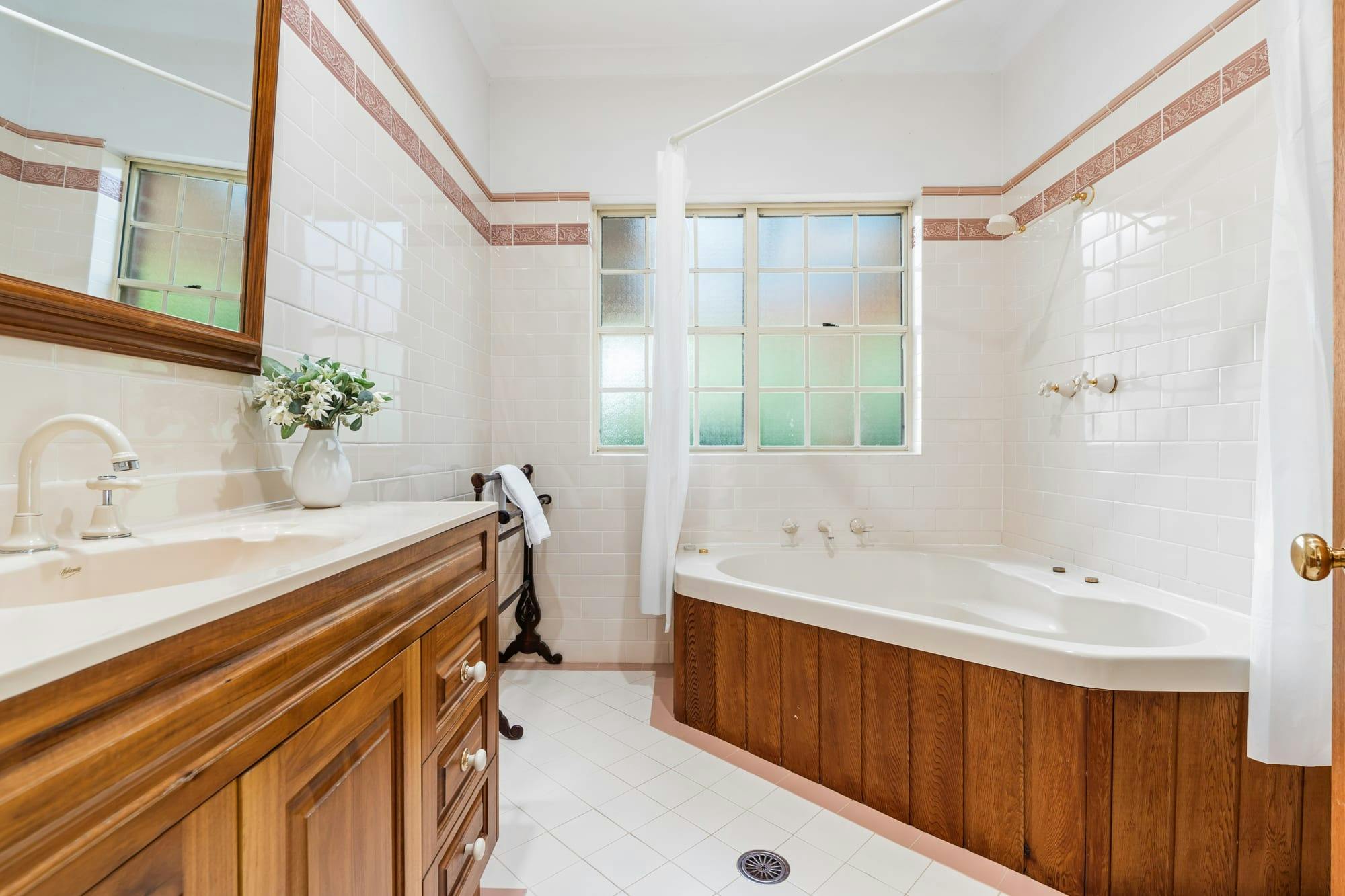 Bathroom at "The Estait" Homestead