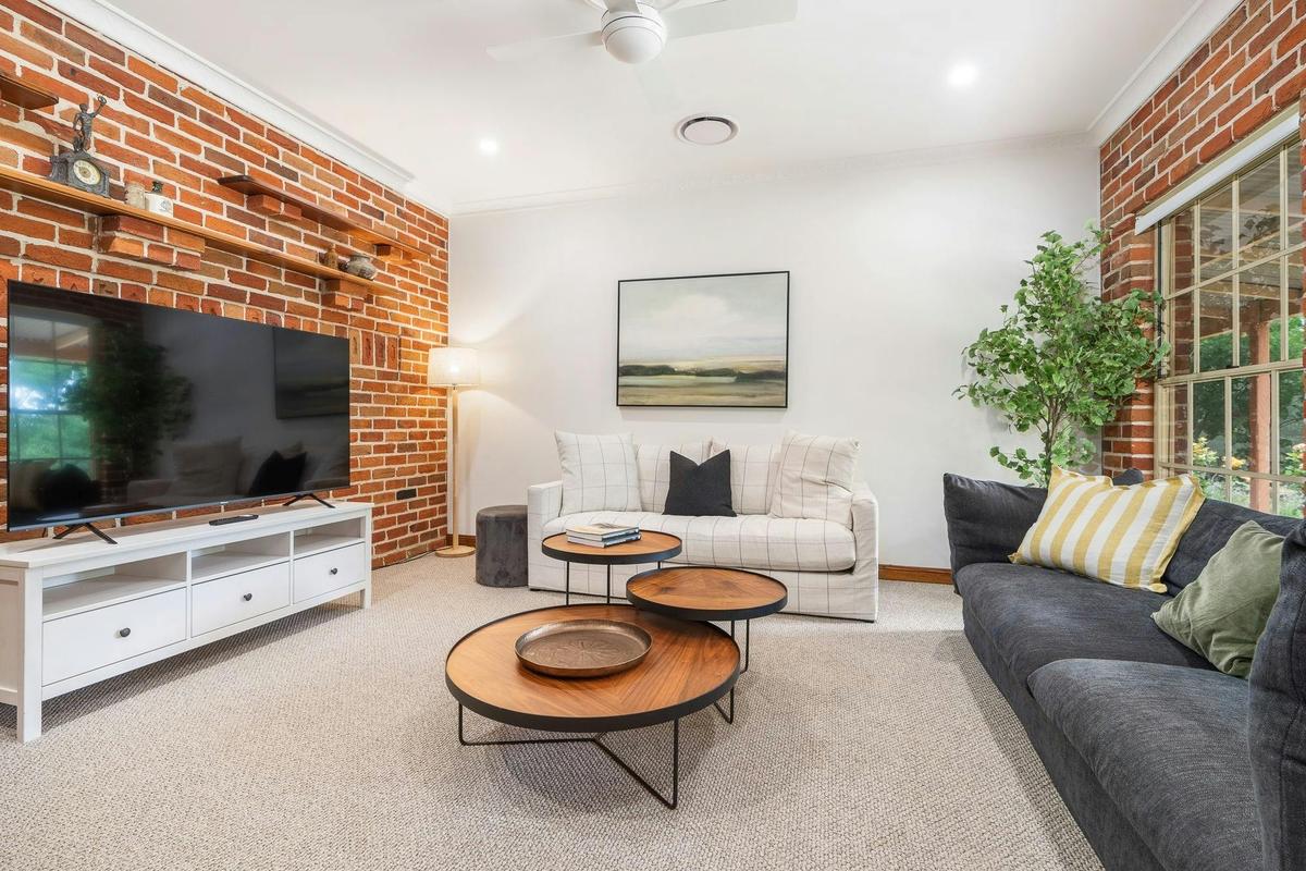 Second lounge for guests at "The Estait" Homestead