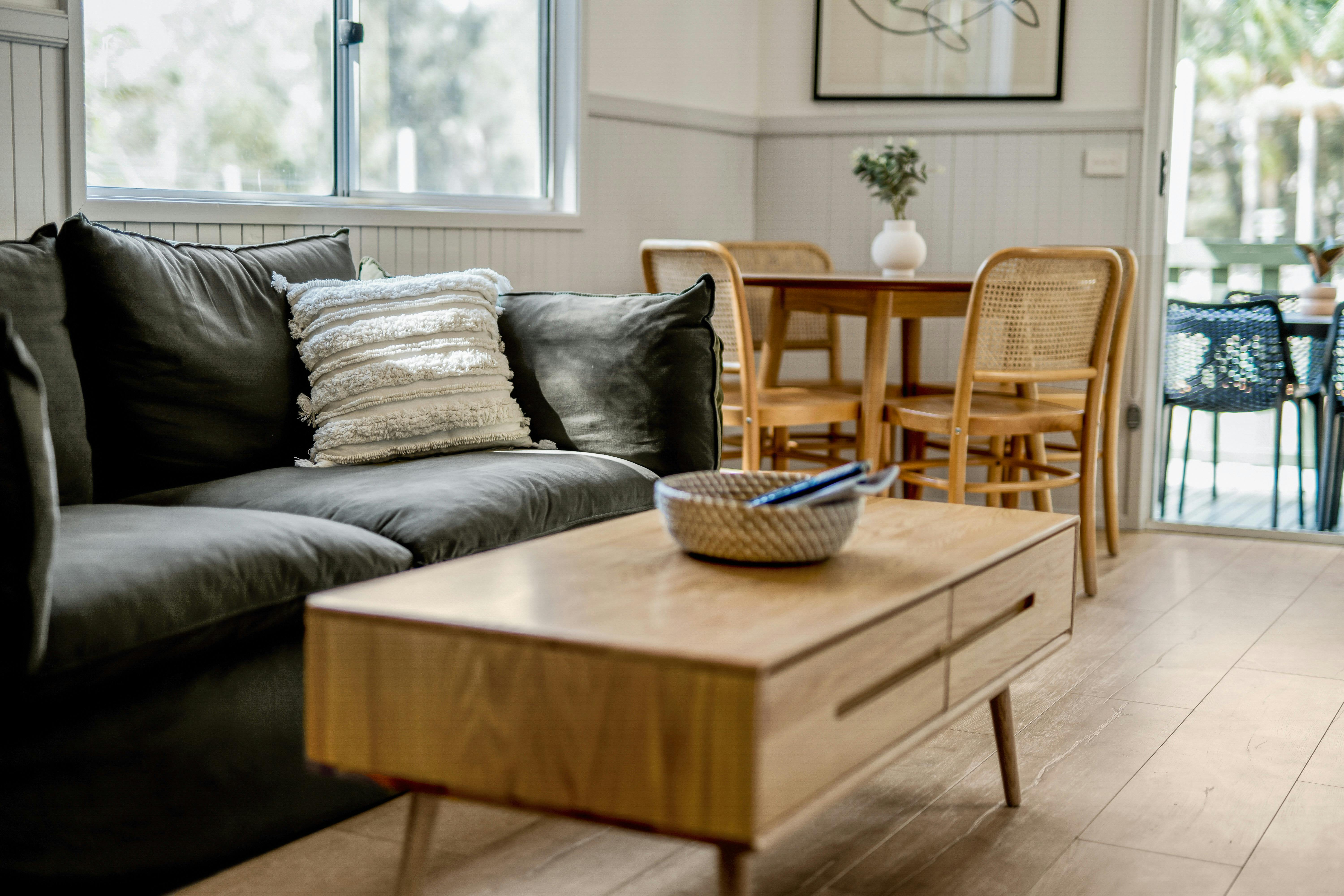 Deluxe Family Cabin Lounge Room