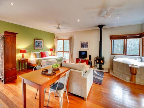 Sweetacres Estate- Treetops Lodge