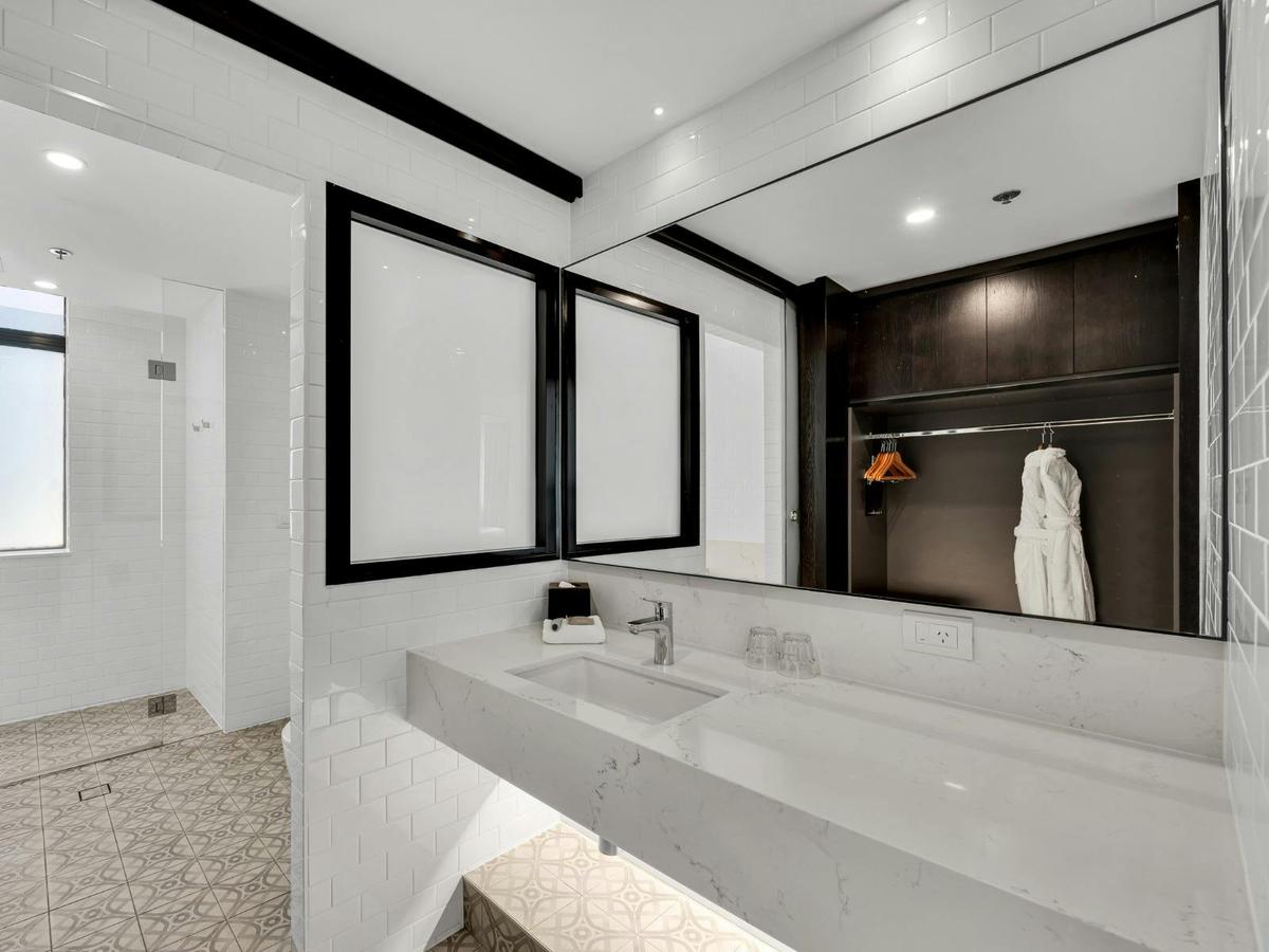 Signature Premium Corner King Room at the Grace hotel Sydney