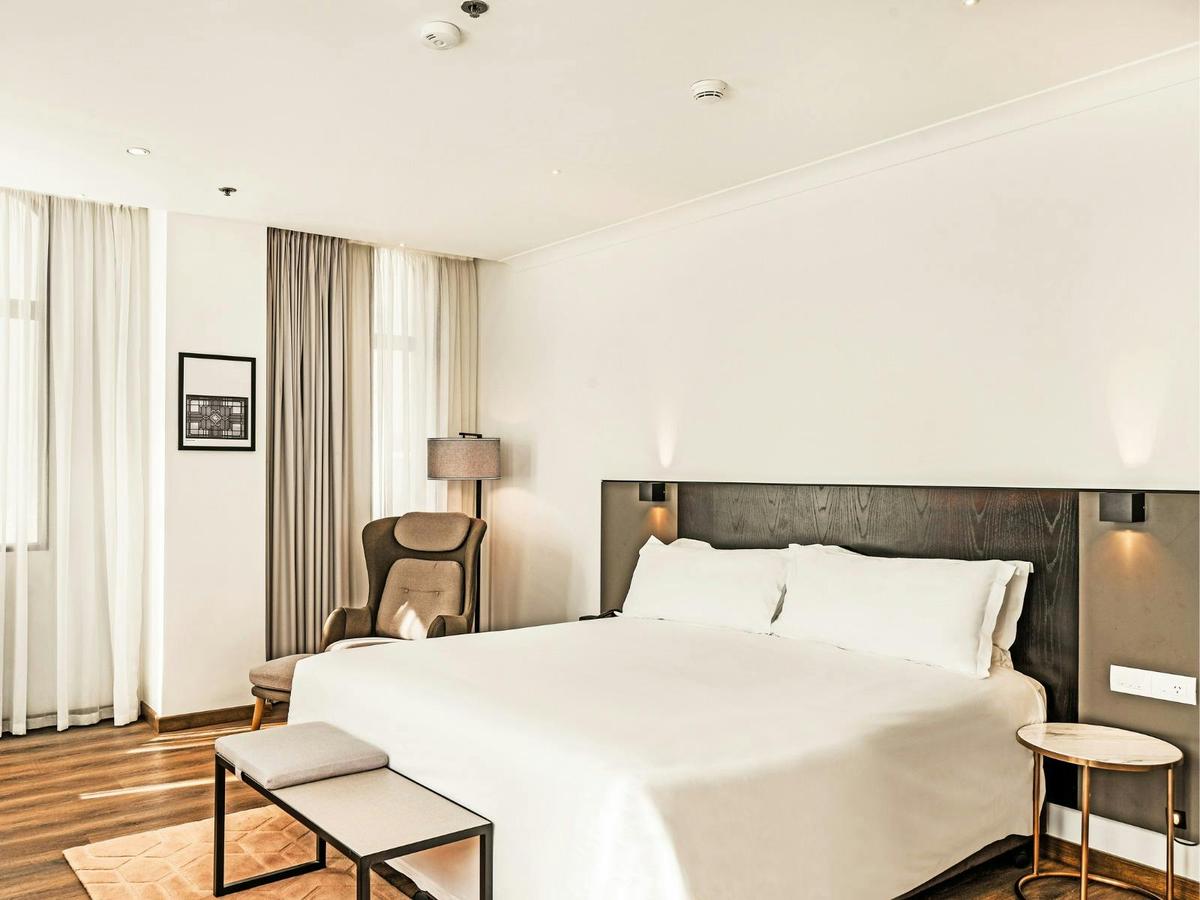 Signature Premium Corner King Room at the Grace hotel Sydney