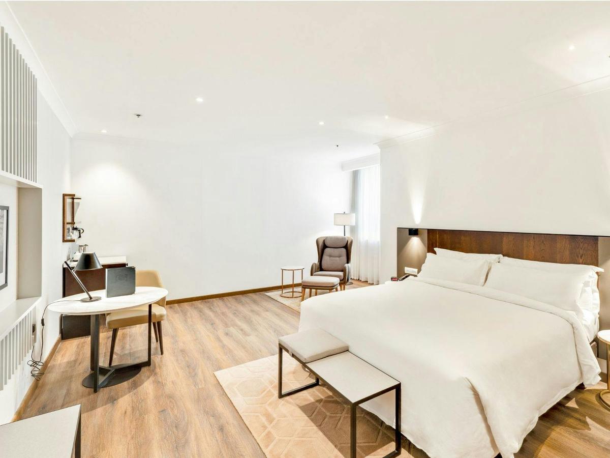 Signature Deluxe Room