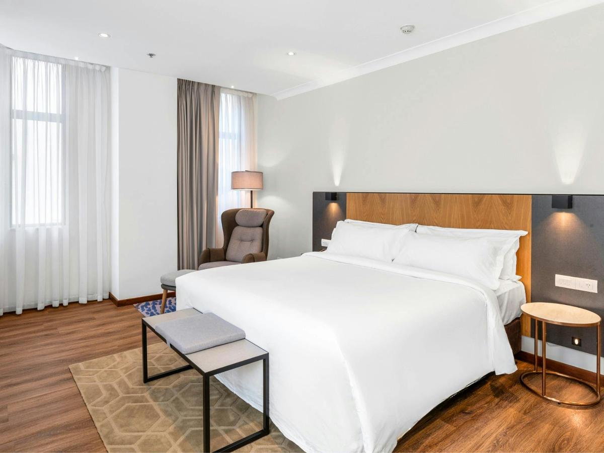 Signature Premium Corner King Room