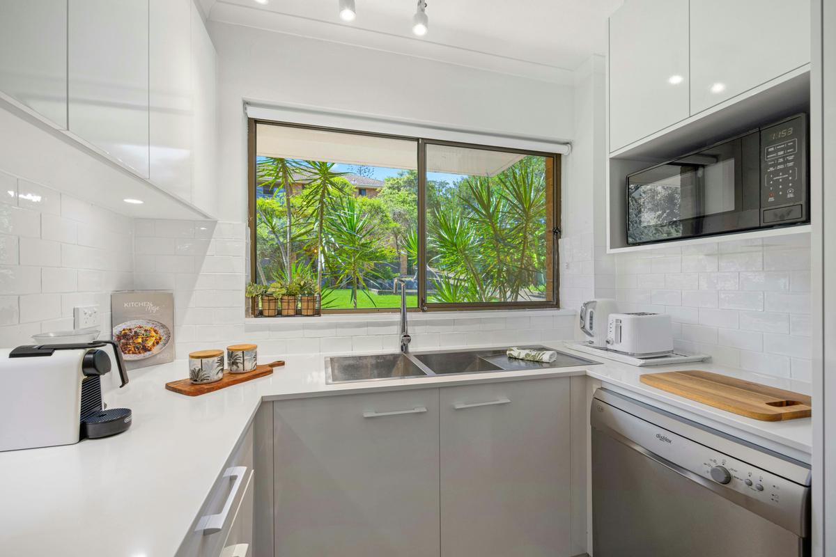 Shelly Cove-Shelley Beach-Kitchen