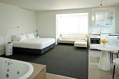 Luxury King Spa Suite