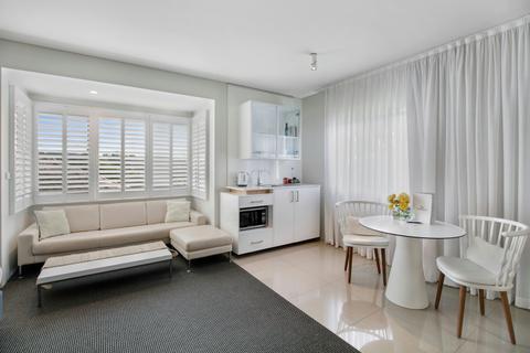 Luxury King Spa Suite