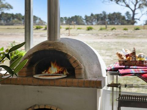 Sutton Forest Retreat – Sophie’s Farmhouse