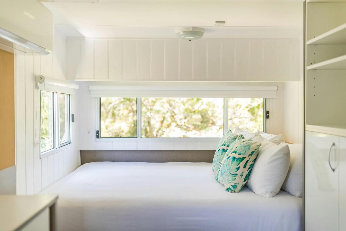 Surfside Caravan 3 - Queen Bed in caravan with private bush outlook