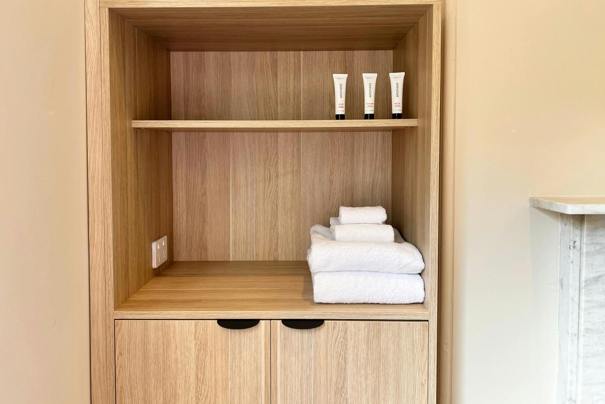 Tempe Hotel, Tempe, Sydney NSW - Double Room (Shared Bathroom)