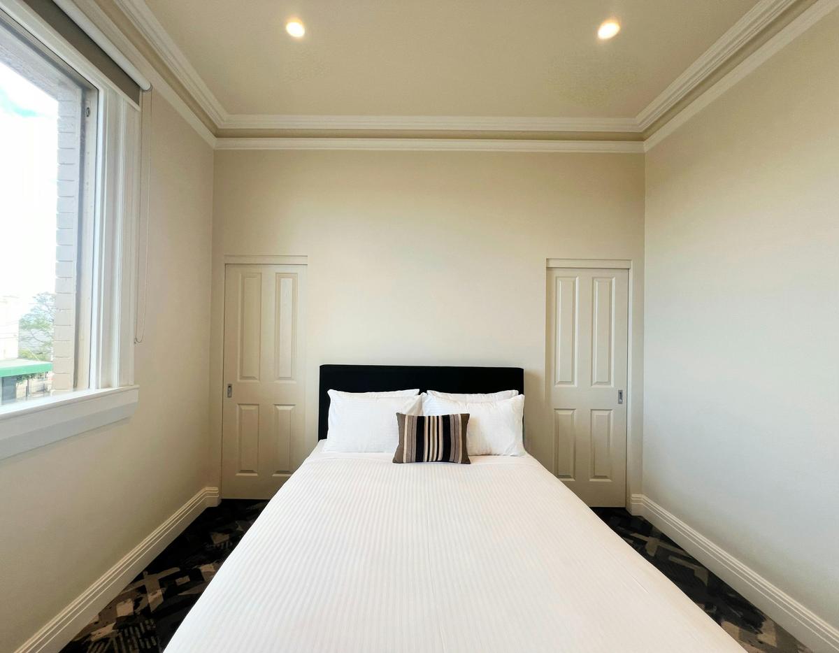 Tempe Hotel, Tempe, Sydney NSW - Queen Room (Ensuite)