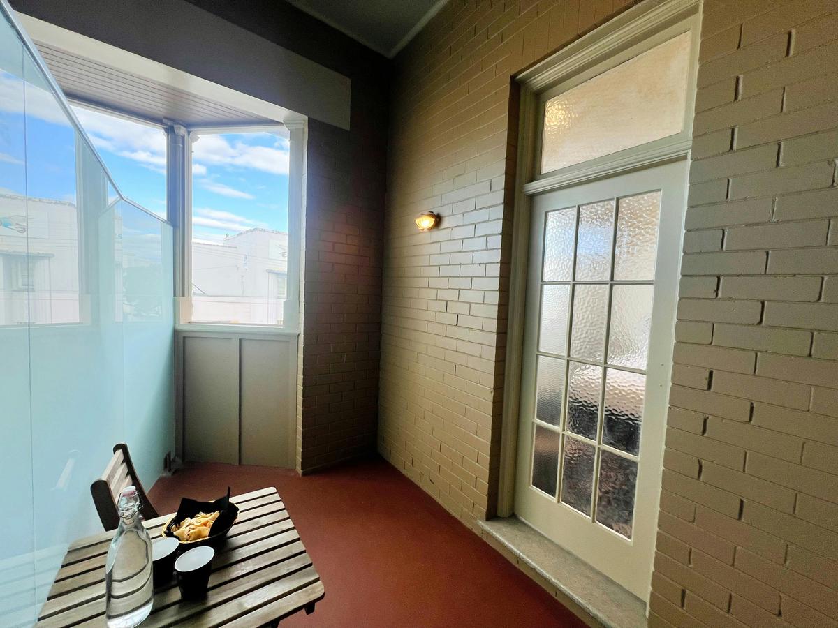 Tempe Hotel, Tempe, Sydney NSW - Queen Balcony Room (Ensuite) - Balcony