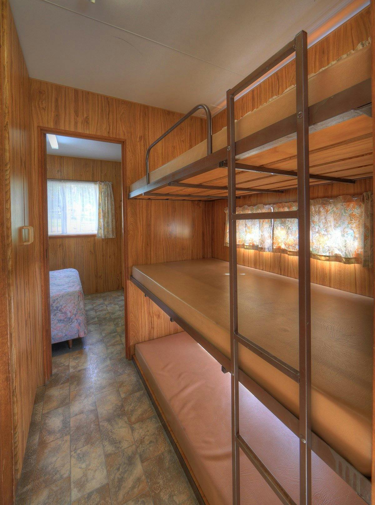 Five berth en suite cabin