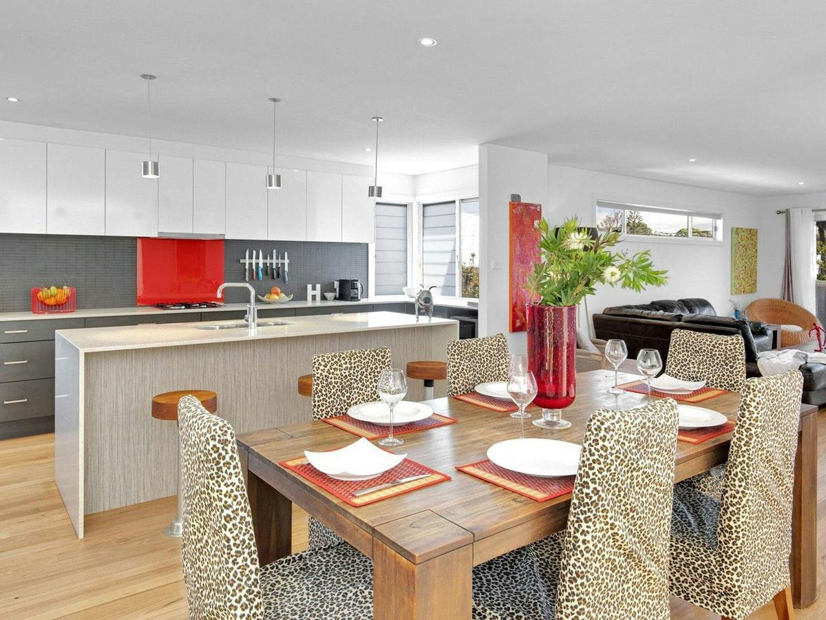 The Art House | Chef's kitchen | Dining | Air conditioning