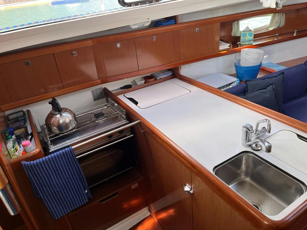 Taylor Made Escapes-galley