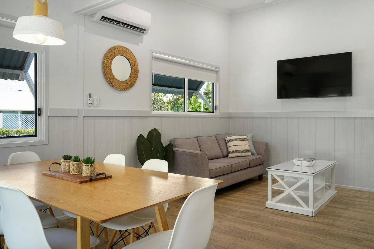 Coastal Cottage (2BR)