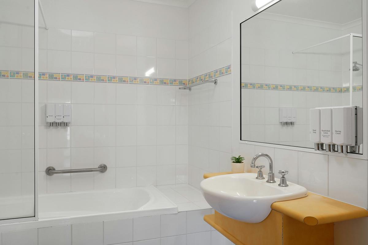 Star Villa | Tasman Holiday Parks - North Star