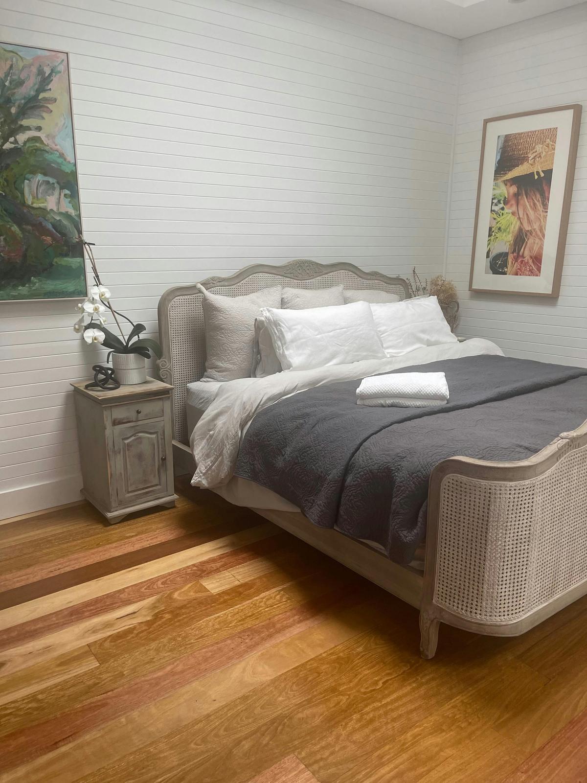 MAIN BEDROOM
