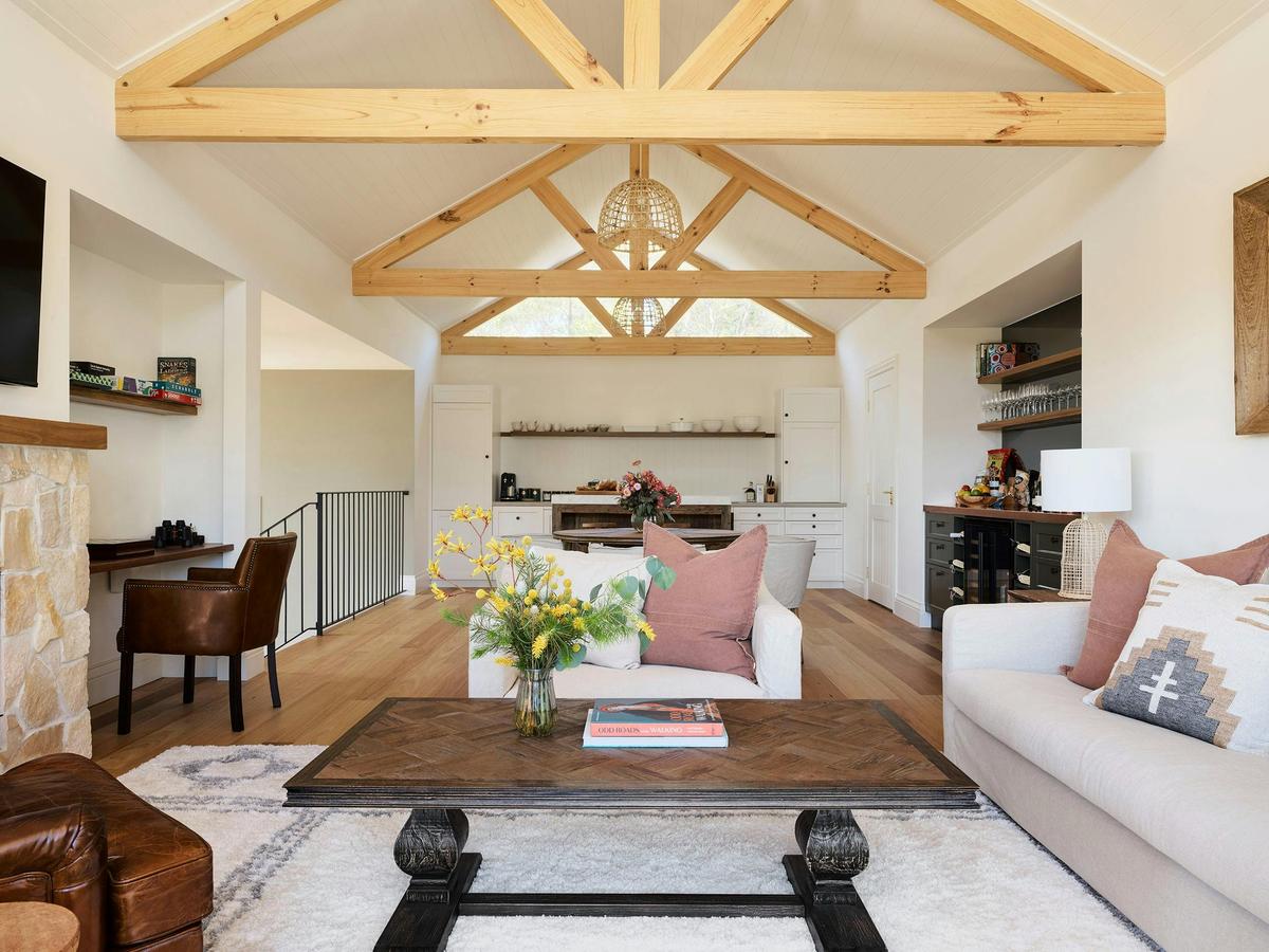 Lodges Lounge Room