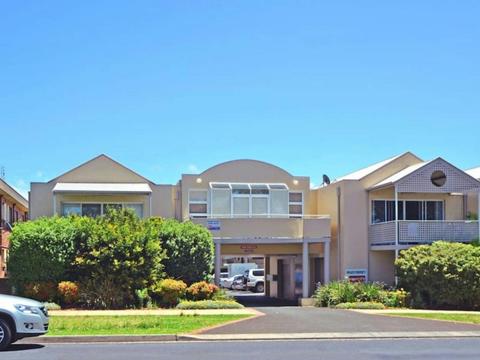 Simply the Best  Huskisson