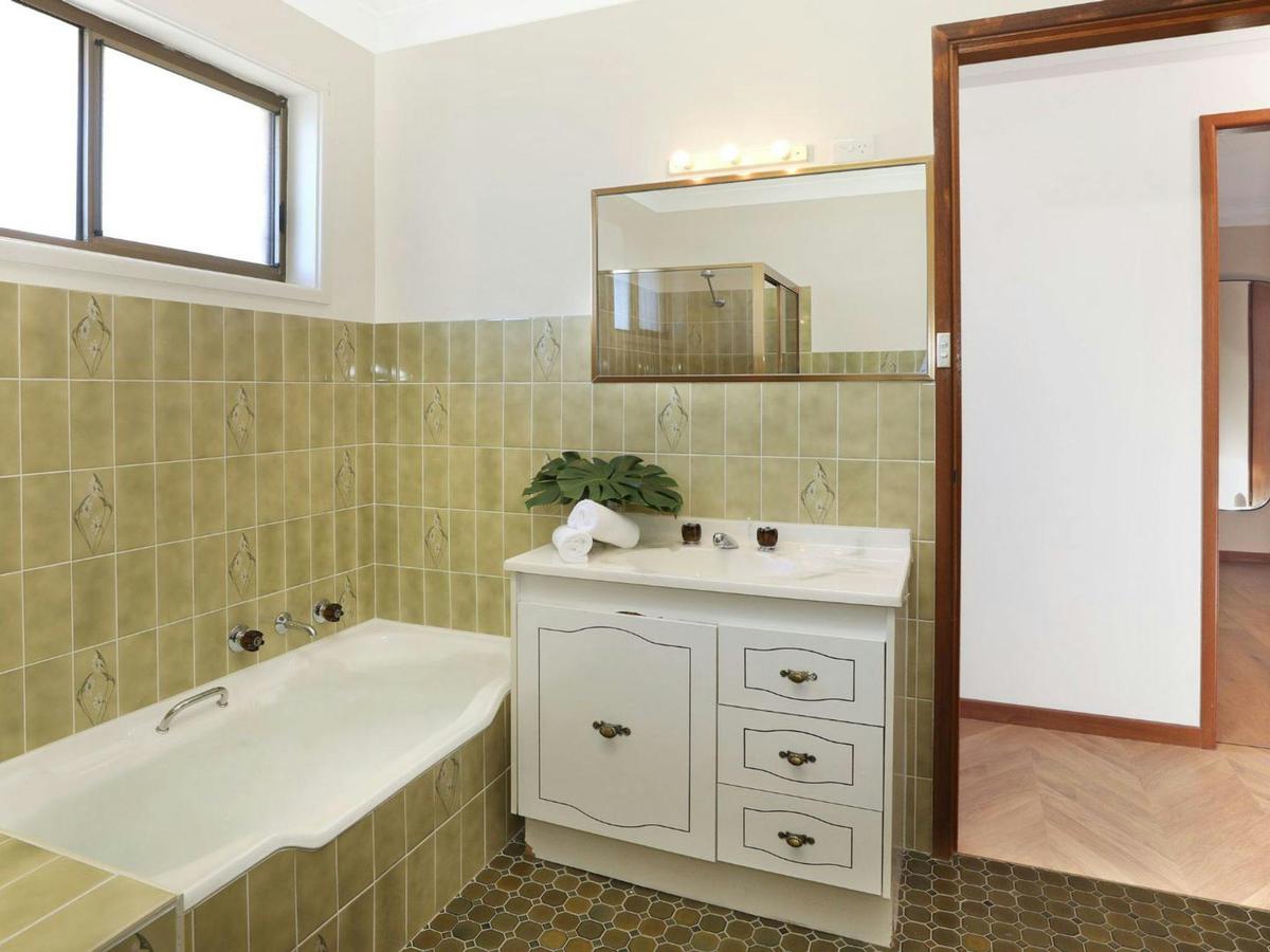 Bathroom | Bath Tub
