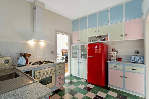 The 50s Beach House