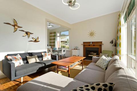 The 50s Beach House