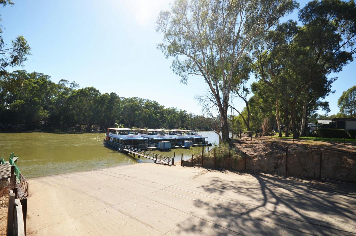 Murray River and Merool Boatramp