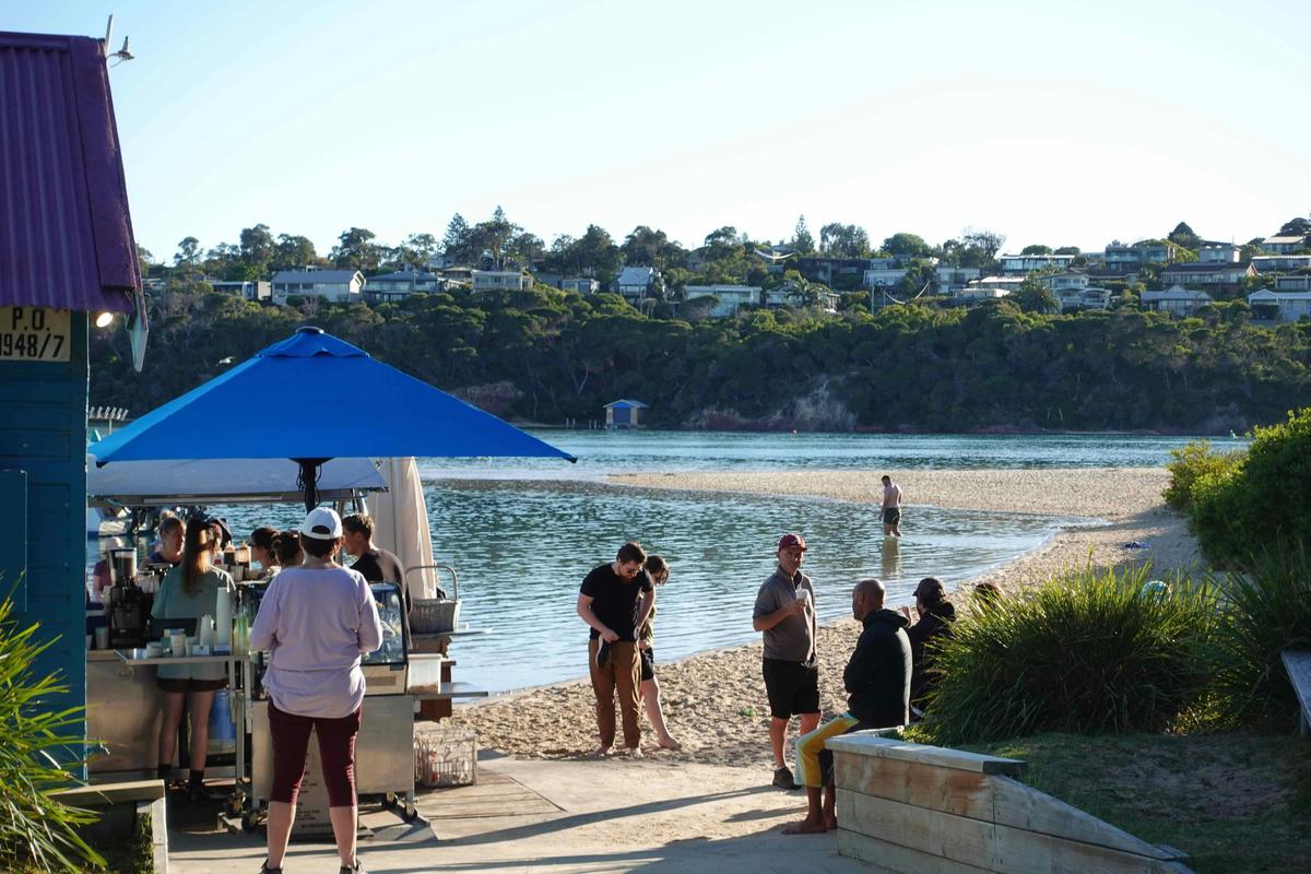Join the locals for a coffee and cold plunge at Mitchies Jetty.