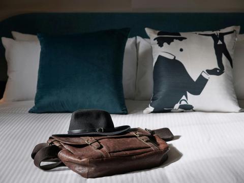 Queen Plus Single Room, The Capitol Sydney