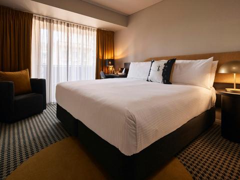 Deluxe King Room, The Capitol Sydney