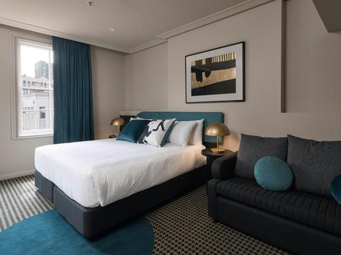 King Plus Sofa Room, The Capitol Sydney