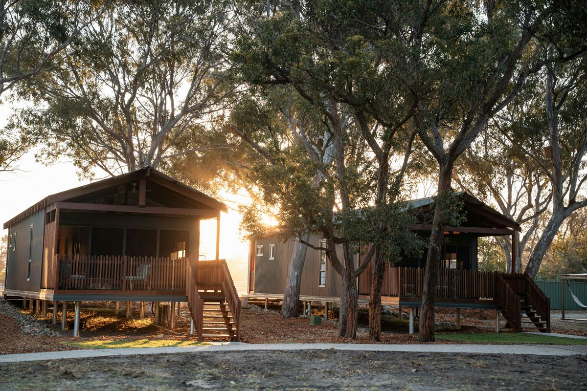 Black cockatoo cabins