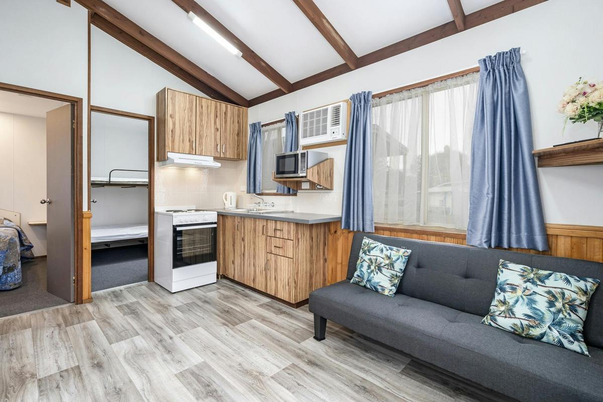 Deluxe Cabin  - Teralba Lakeside Caravan Park