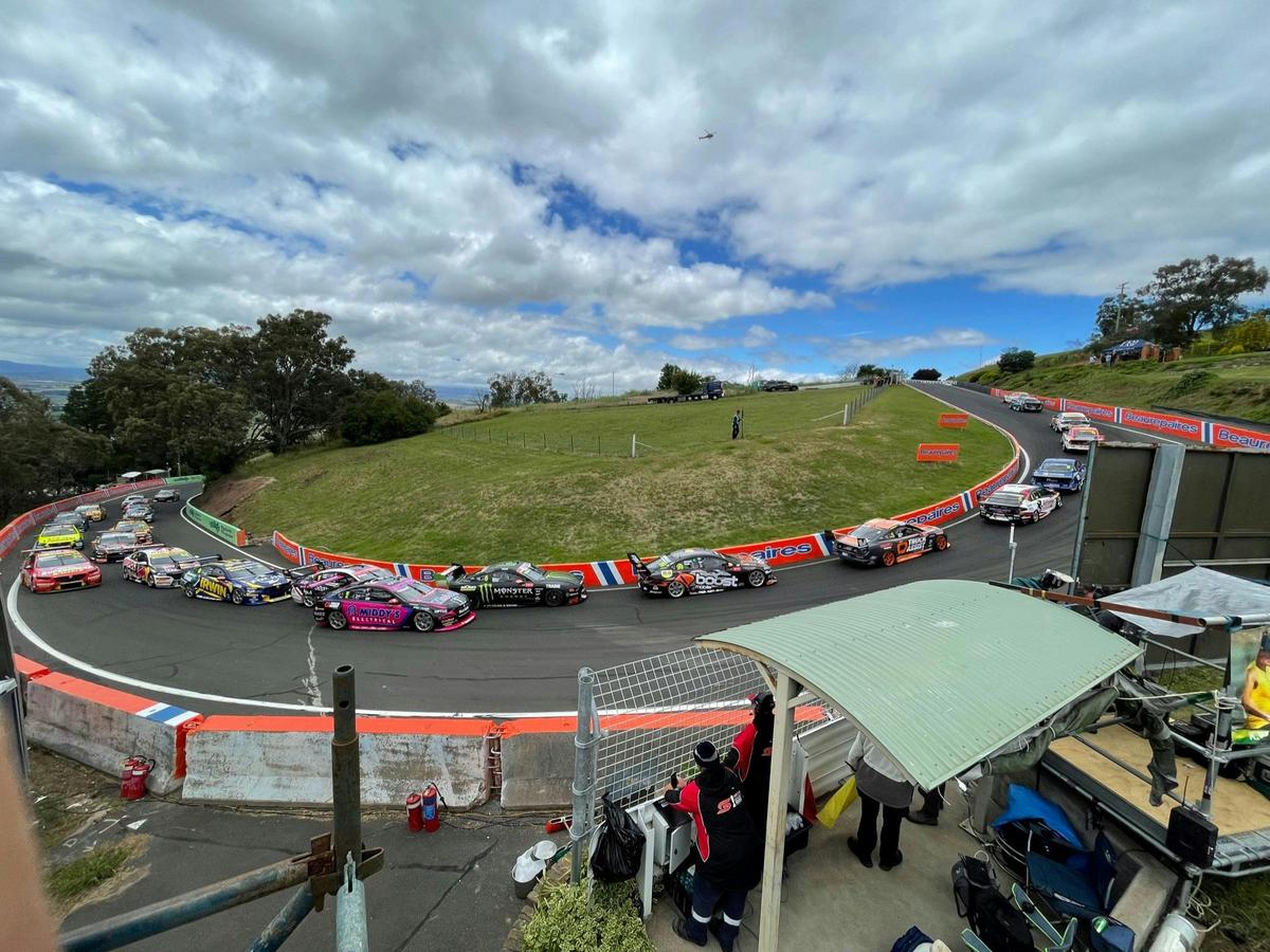 Bathurst 1000 @ The Cutting