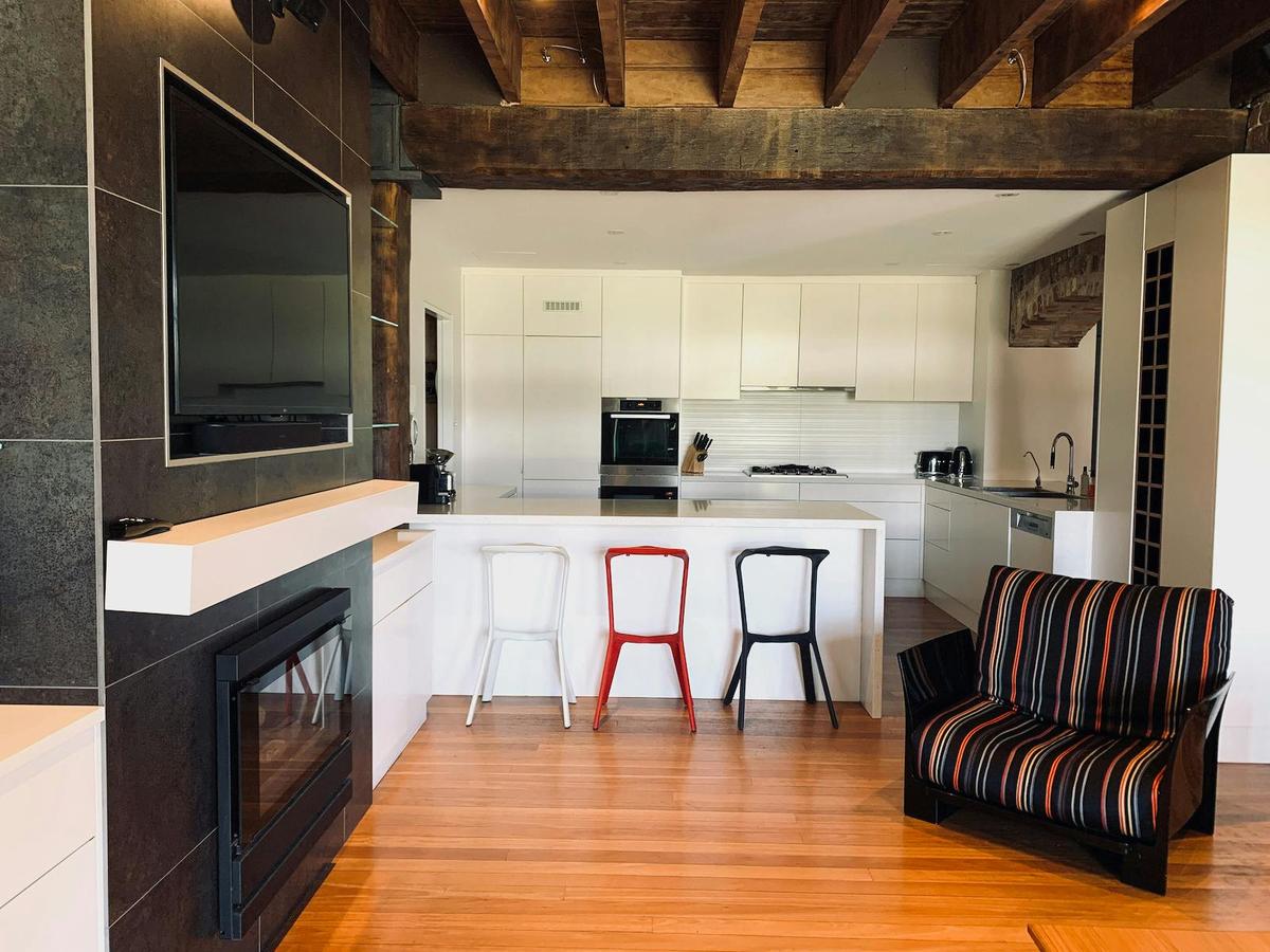 View towards the Kitchen