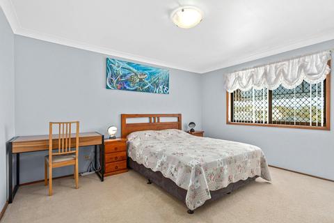 Downstairs bedroom - Double