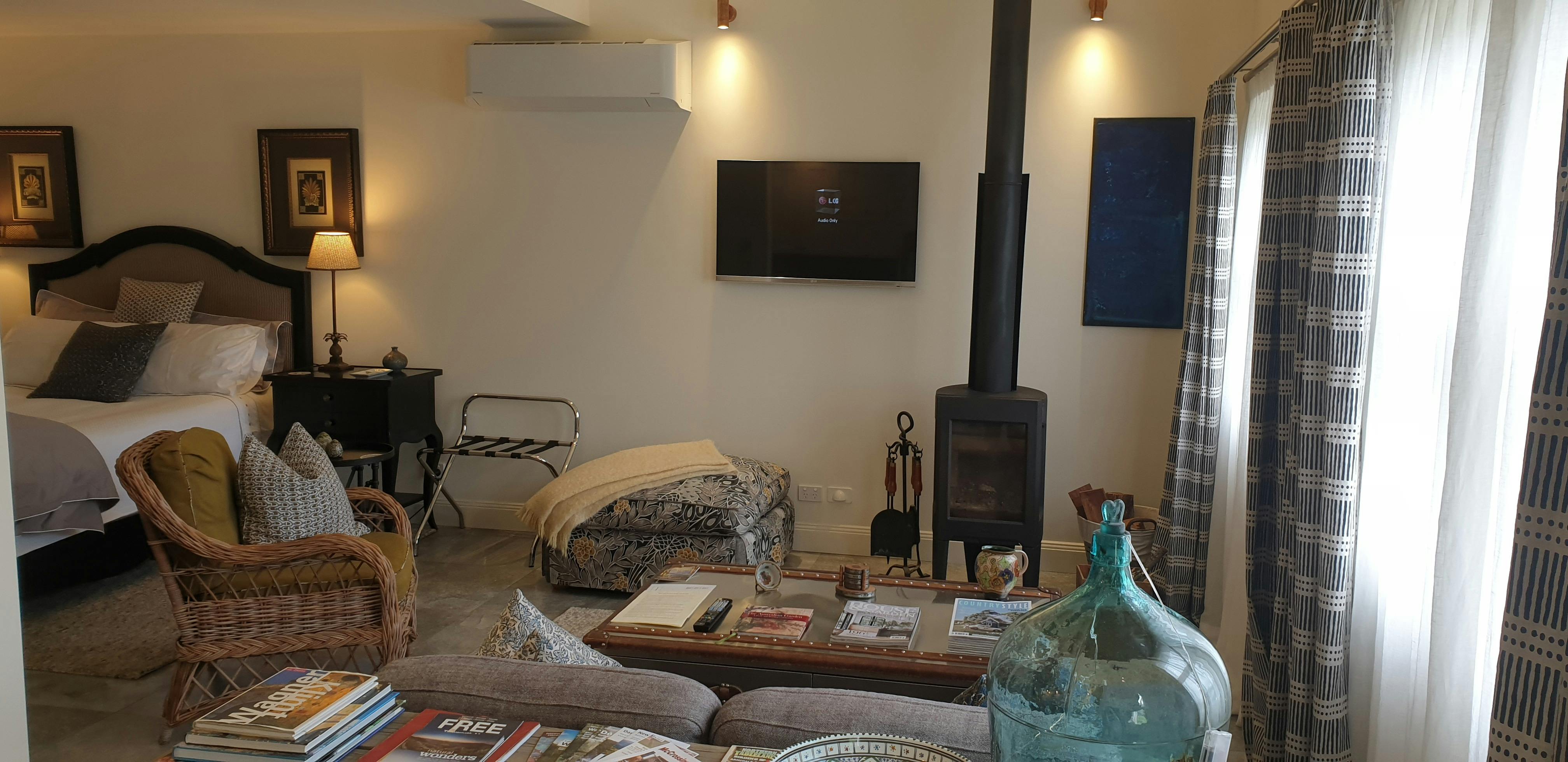 Sitting room and fireplace