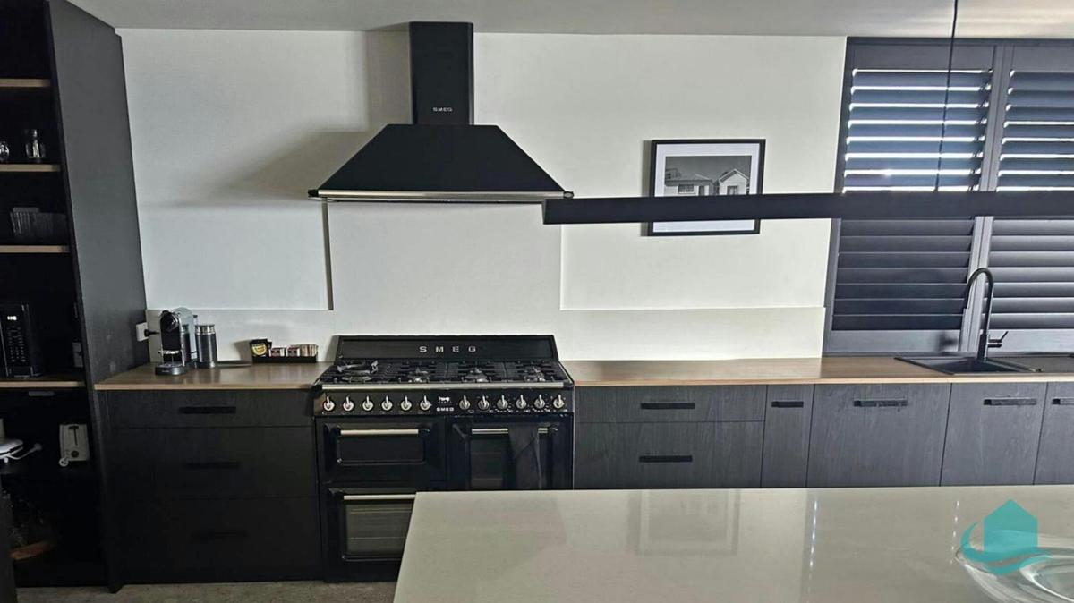 Gourmet kitchen