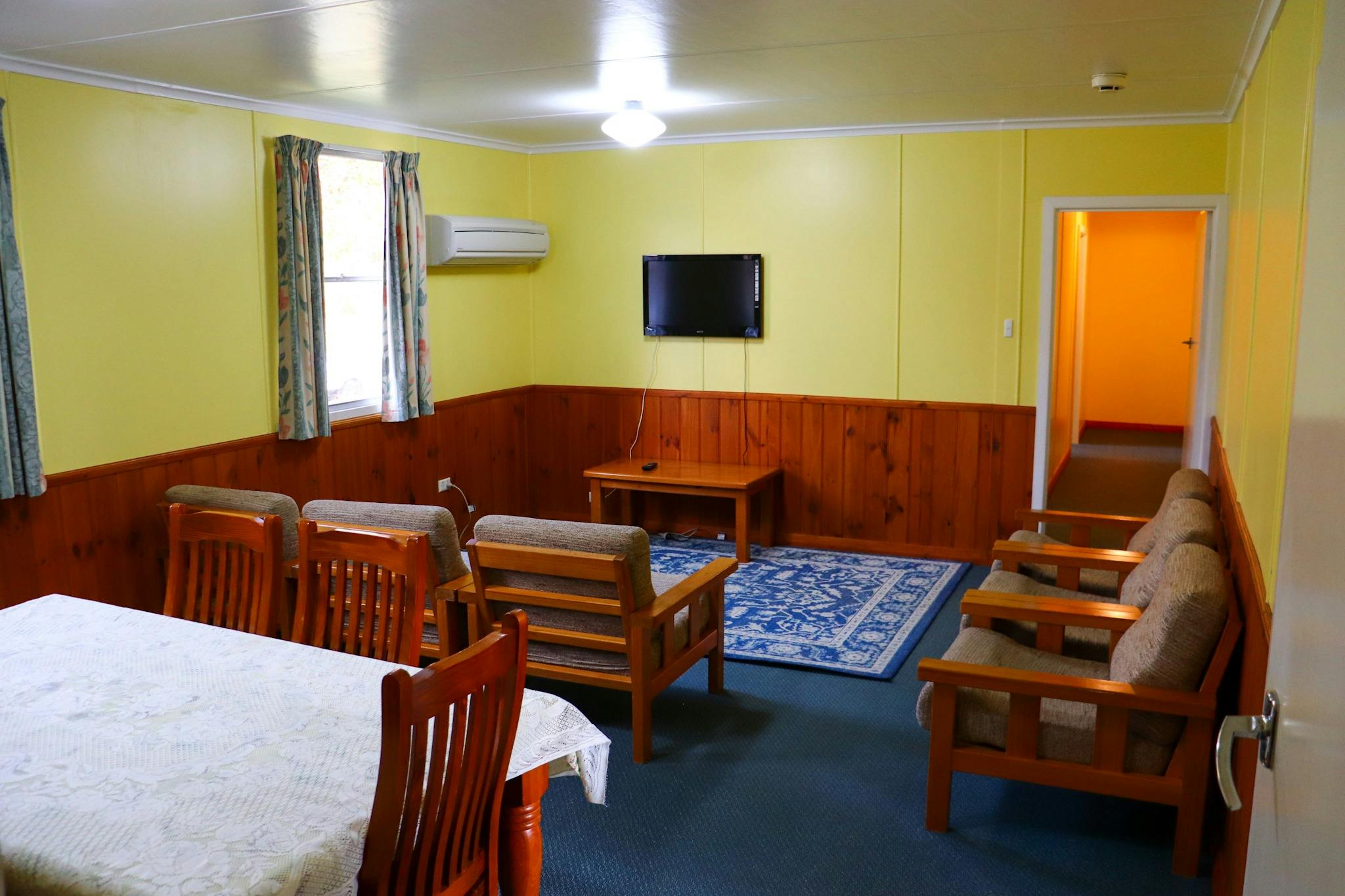 5 Bedroom Living room