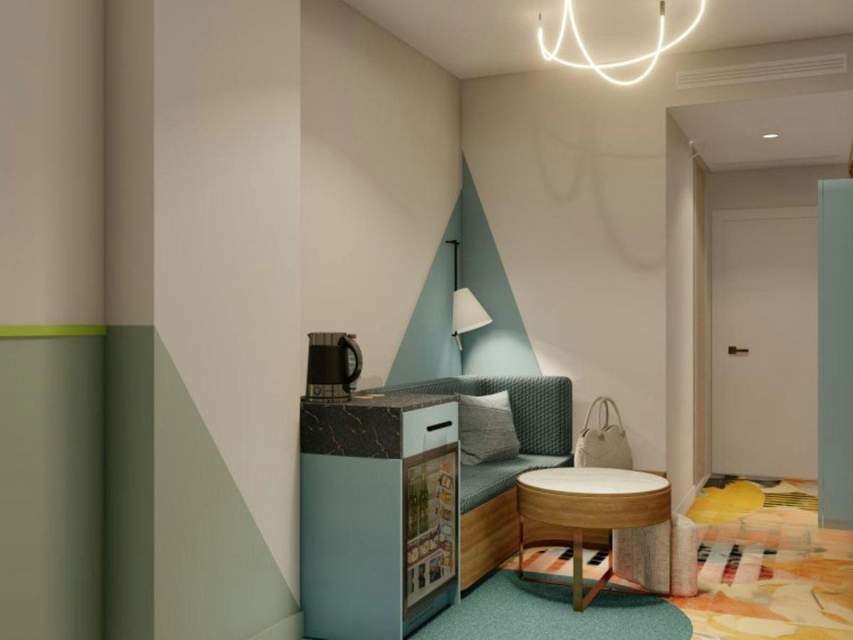 Deluxe Room with 1 King Size Bed