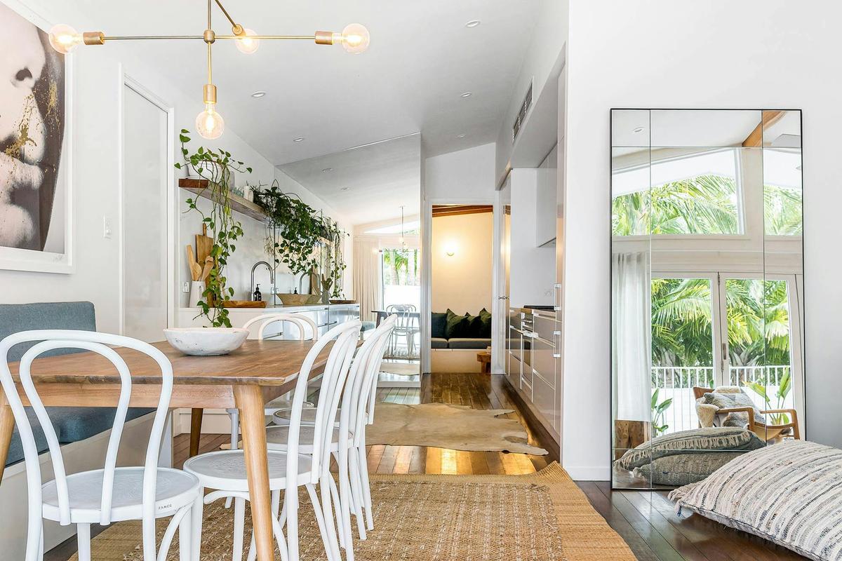 The Chalet - Byron Bay - Dining Area flow to Kitchen
